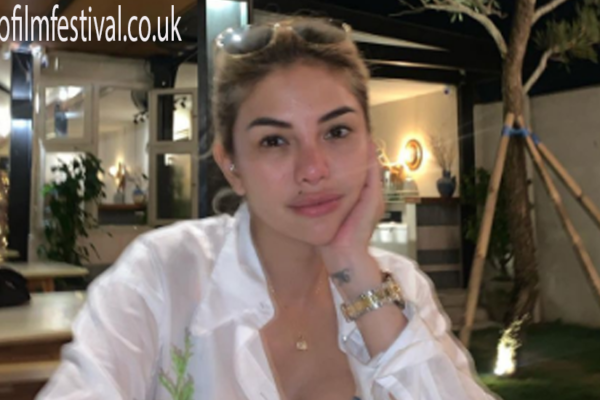Nikita Mirzani Artis Kontroversial