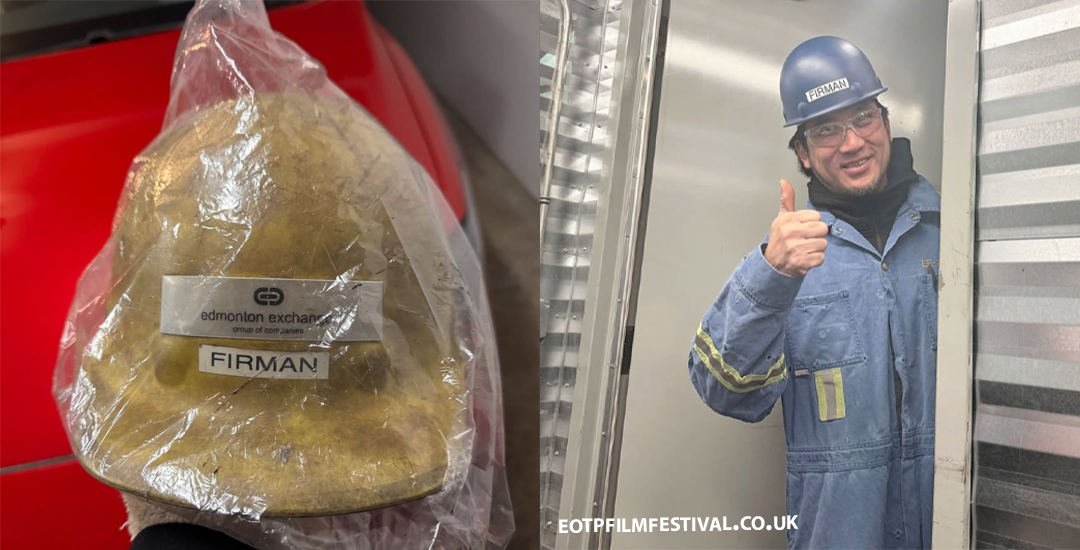 Momen Tengku Firmansyah Pakai Helm Biru