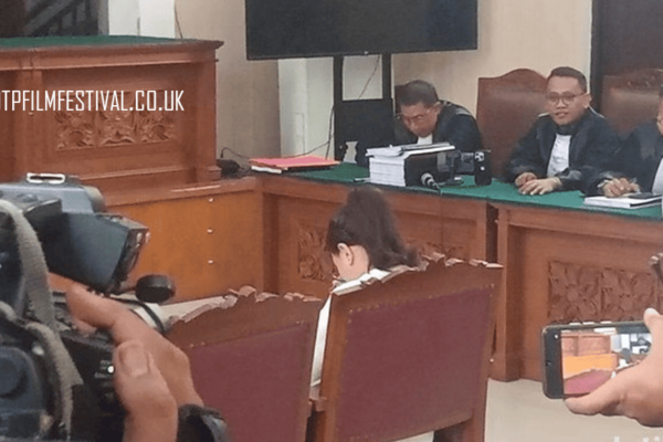 Tangis Kerinduan Nikita Mirzani untuk Anak di Ruang Sidang